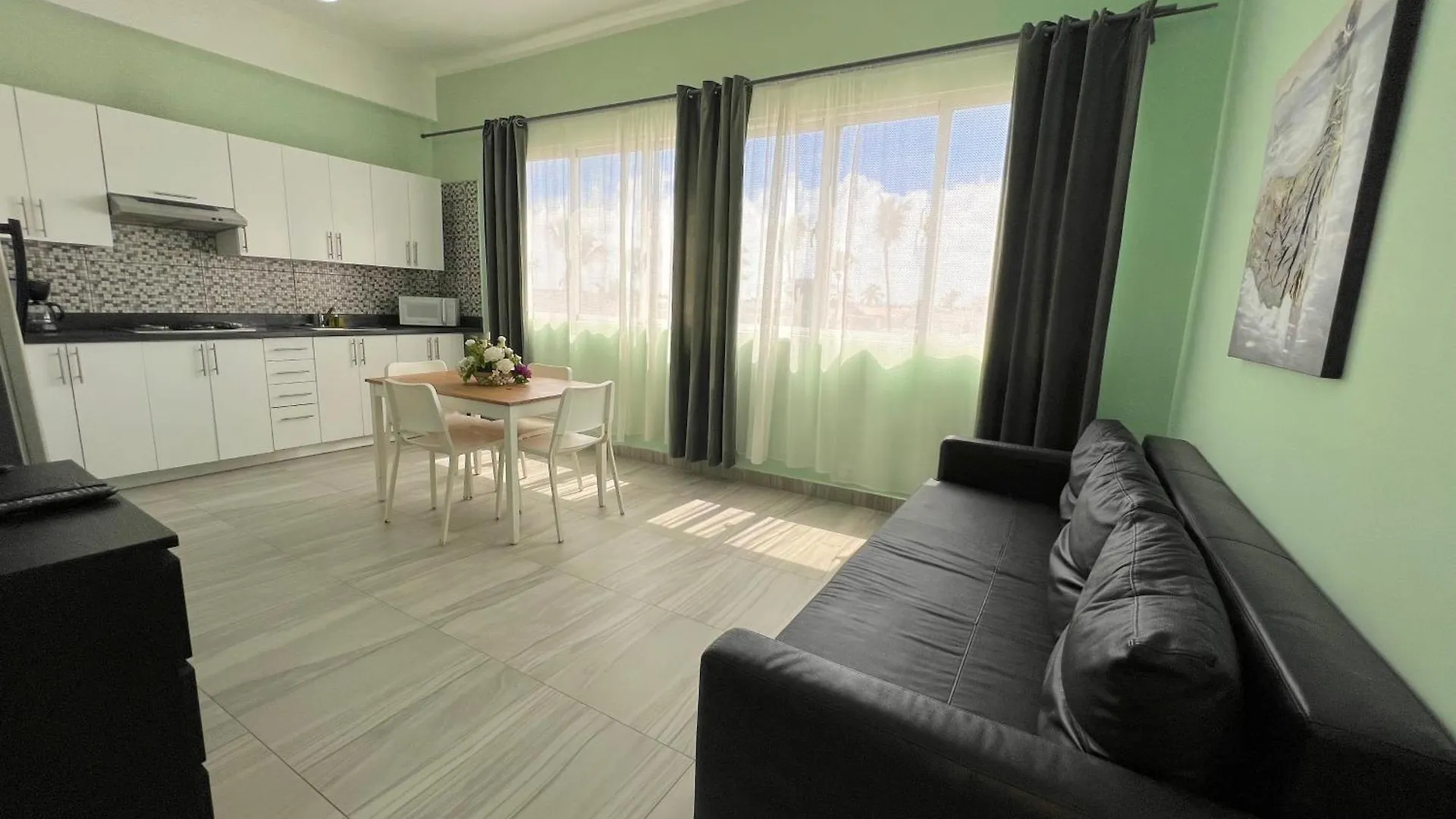 Olas Del Caribe - Vacation Suites With Rooftop Pool - Playa Los Corales 蓬塔卡纳 公寓式酒店