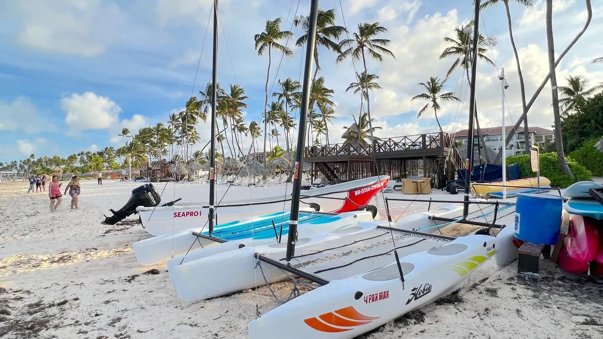 Olas Del Caribe - Vacation Suites With Rooftop Pool - Playa Los Corales Punta Cana