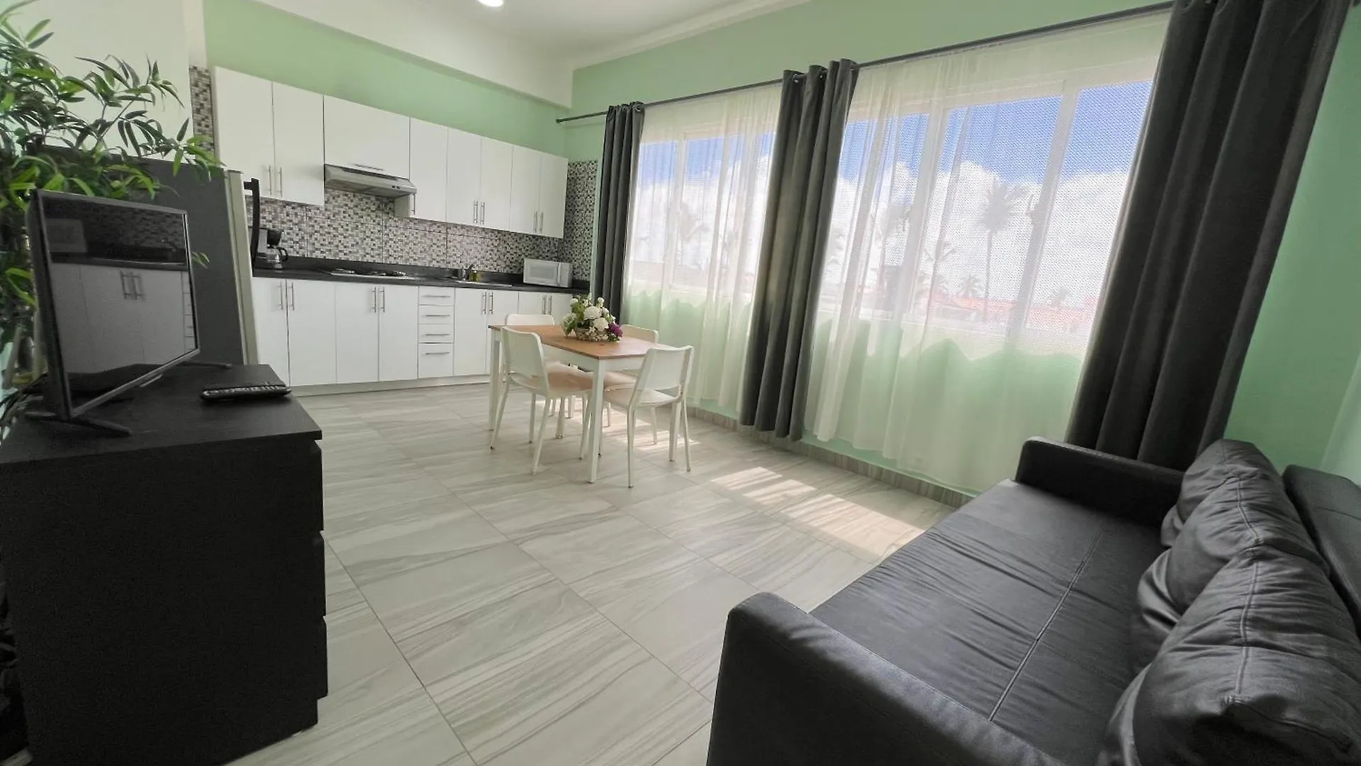 Olas Del Caribe - Vacation Suites With Rooftop Pool - Playa Los Corales Punta Cana Dominikanische Republik