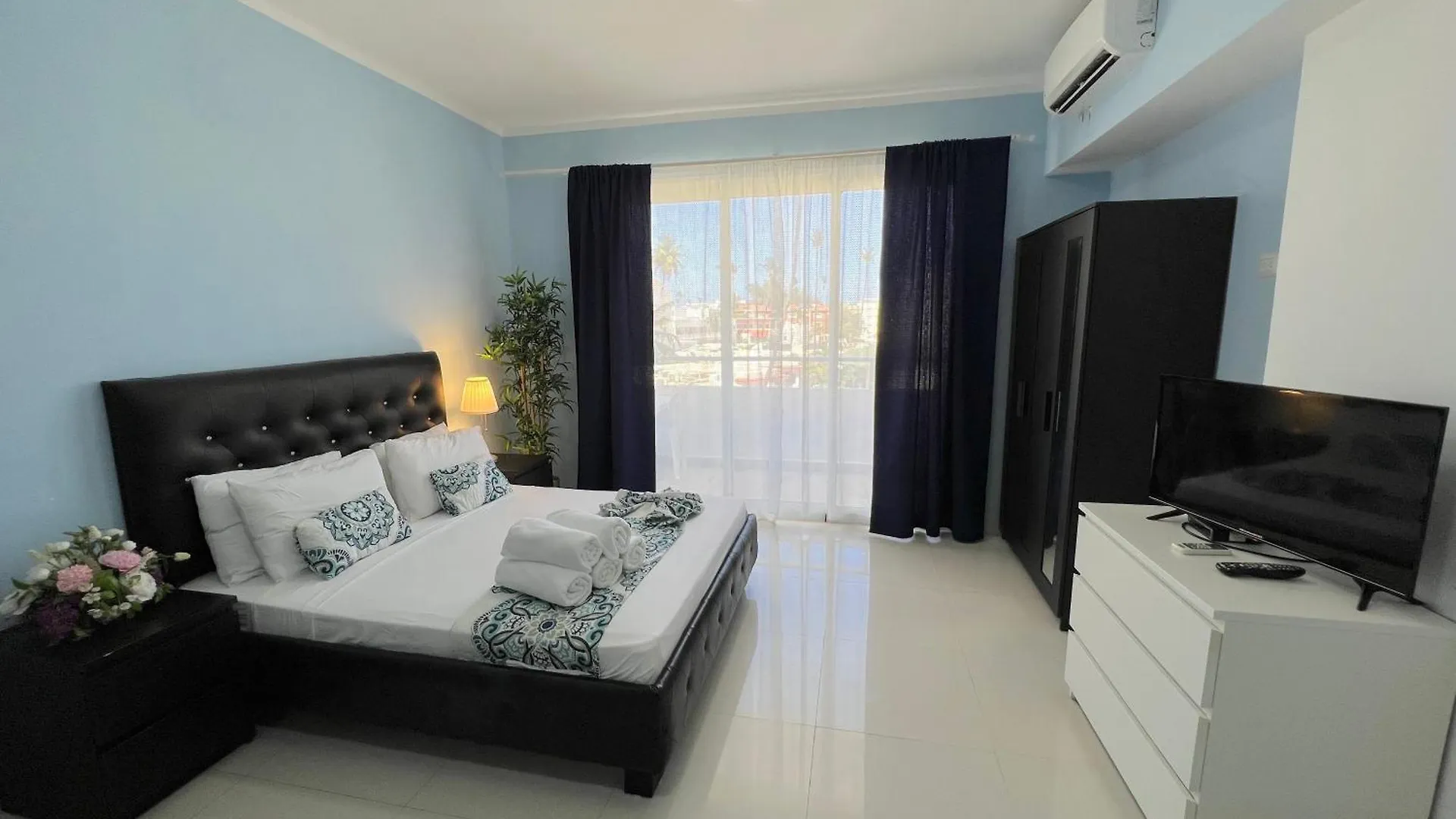 Olas Del Caribe - Vacation Suites With Rooftop Pool - Playa Los Corales Punta Cana